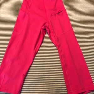 Zyia 17” crop zipper pocket LNT